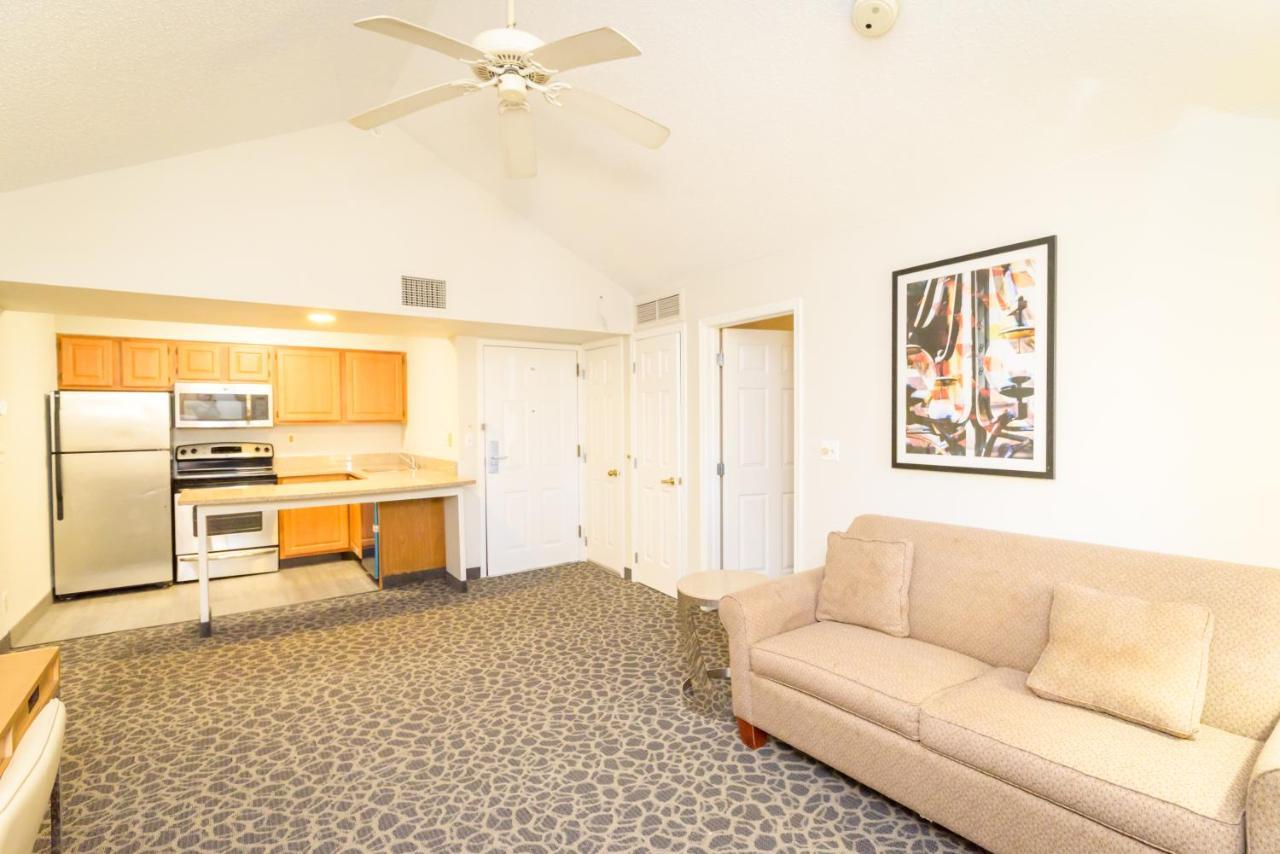 Philadelphia Suites At Airport - An Extended Stay Hotel Zewnętrze zdjęcie