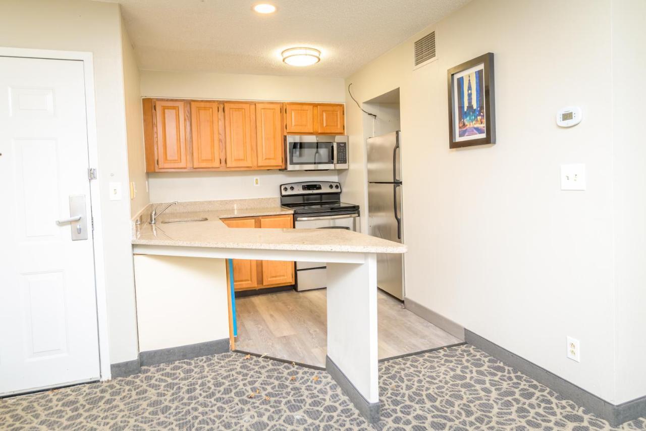 Philadelphia Suites At Airport - An Extended Stay Hotel Zewnętrze zdjęcie