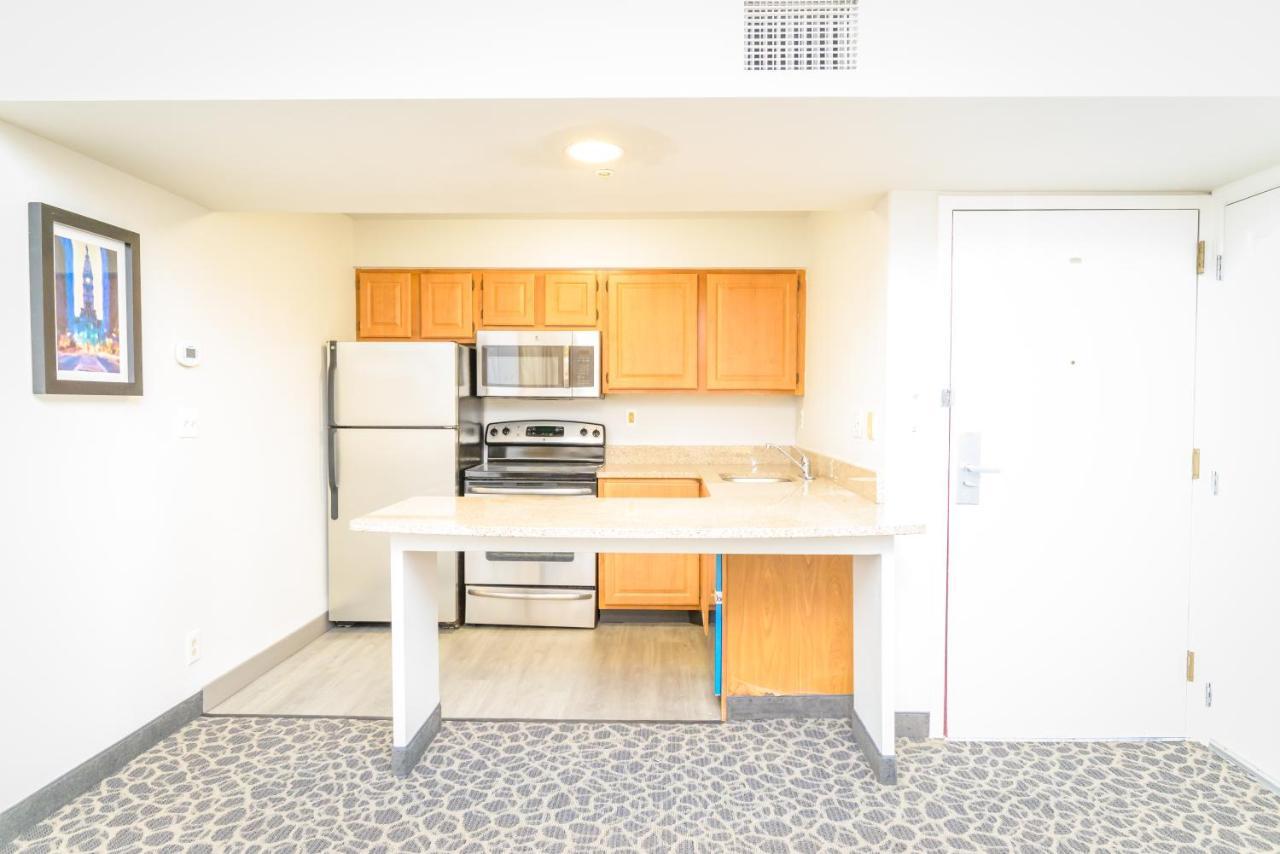 Philadelphia Suites At Airport - An Extended Stay Hotel Zewnętrze zdjęcie