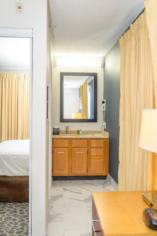 Philadelphia Suites At Airport - An Extended Stay Hotel Zewnętrze zdjęcie